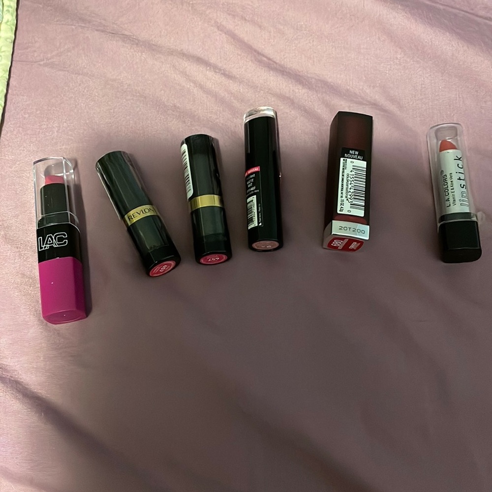 NWT 6 tubes of lipstick